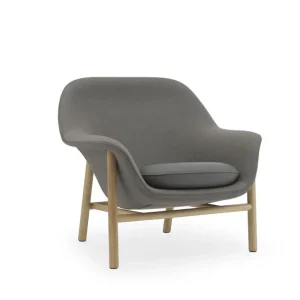 Kostenloser Versand Normann Copenhagen Drape Lounge Chair Low Oak H: 85 cm – Steelcut Trio 253 / Ultra Leather Lava