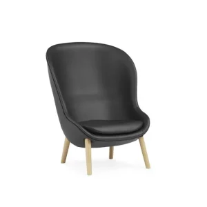 Jetzt Kaufen Normann Copenhagen Hyg High Lounge Chair SH: 40 cm – Schwarzes Leder/Eiche