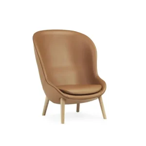 Normann Copenhagen Hyg High Lounge Chair SH: 40 cm – Brandy Leder/Eiche Versand Am Gleichen Tag