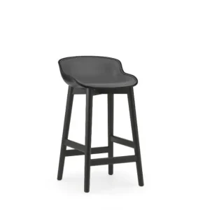 Normann Copenhagen Hyg Barhocker vorne gepolstert SH: 65 cm – Schwarzes Leder/Schwarze Eiche Bestseller