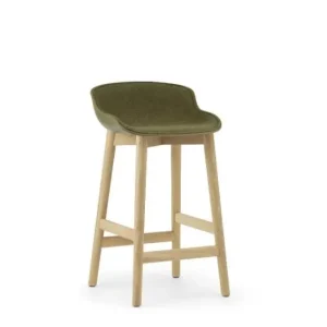 Normann Copenhagen Hyg Barhocker, gepolsterte Vorderseite, SH: 65 cm – Interfuse/Eiche Markenprodukt