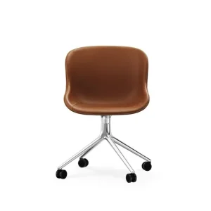 Normann Copenhagen Hyg Drehstuhl mit Rollen Voll gepolstert SH: 46 cm – Brandy Leder/Aluminium Mega-Angebot