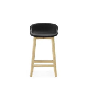 Normann Copenhagen Hyg Barhocker, vollständig gepolstert, SH: 65 cm – schwarzes Leder/Eiche Online Kaufen