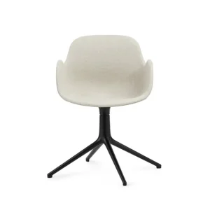 Schneller Versand Normann Copenhagen Form Drehstuhl mit Armlehnen SH: 44 cm – Upminster Sand/Schwarzes Aluminium